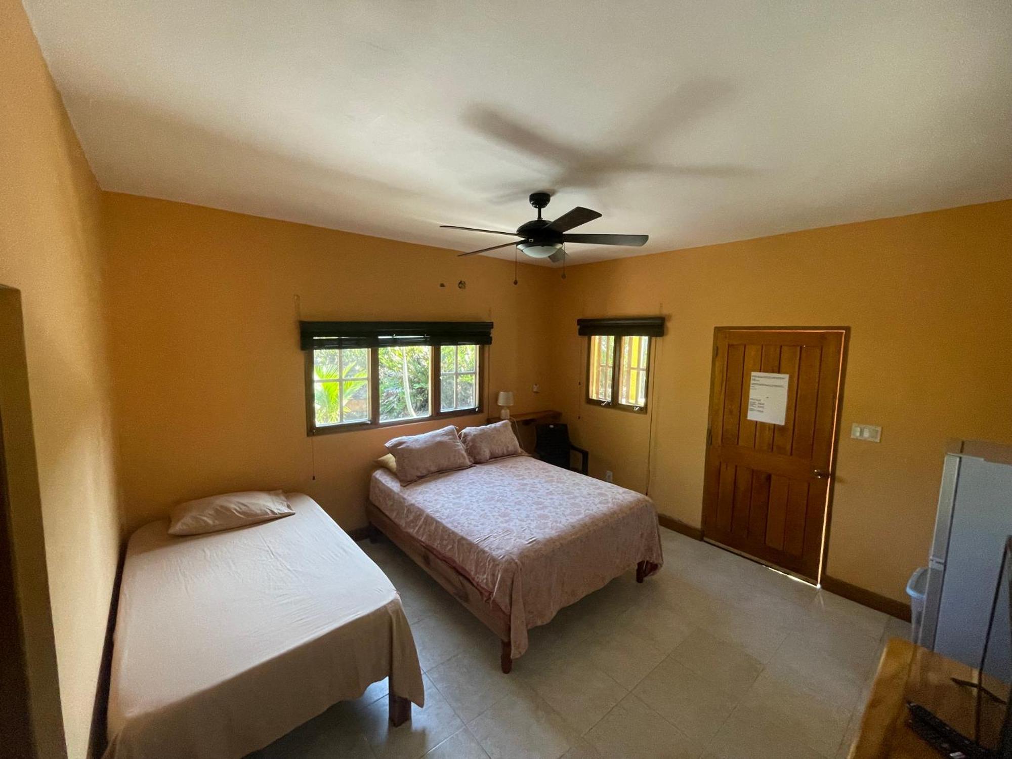 R&V Villa Negril Extérieur photo