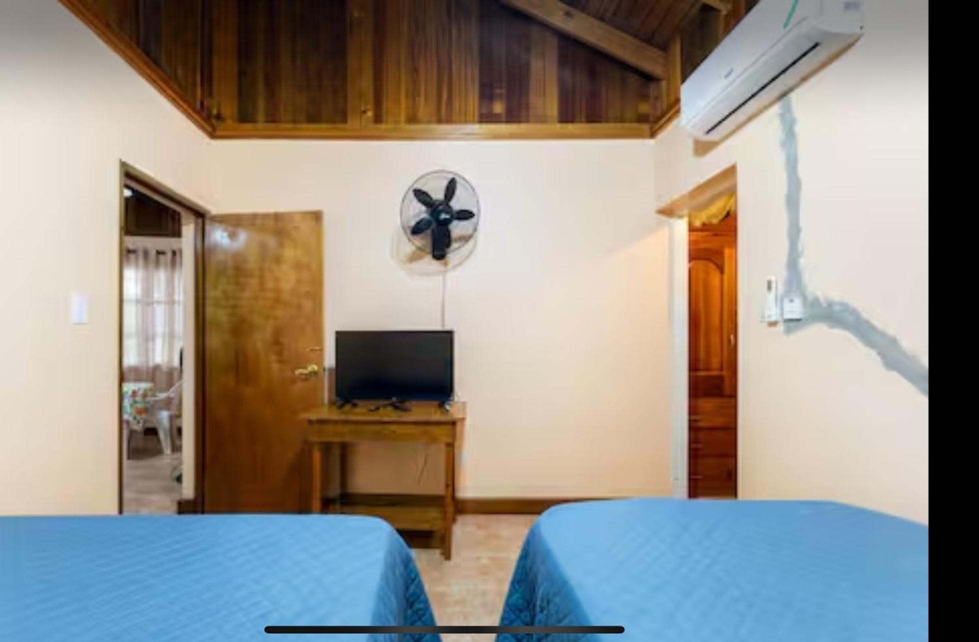 R&V Villa Negril Extérieur photo
